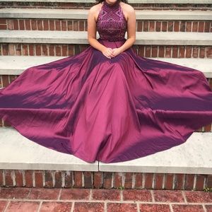 Dress with pockets worn once, smoke free